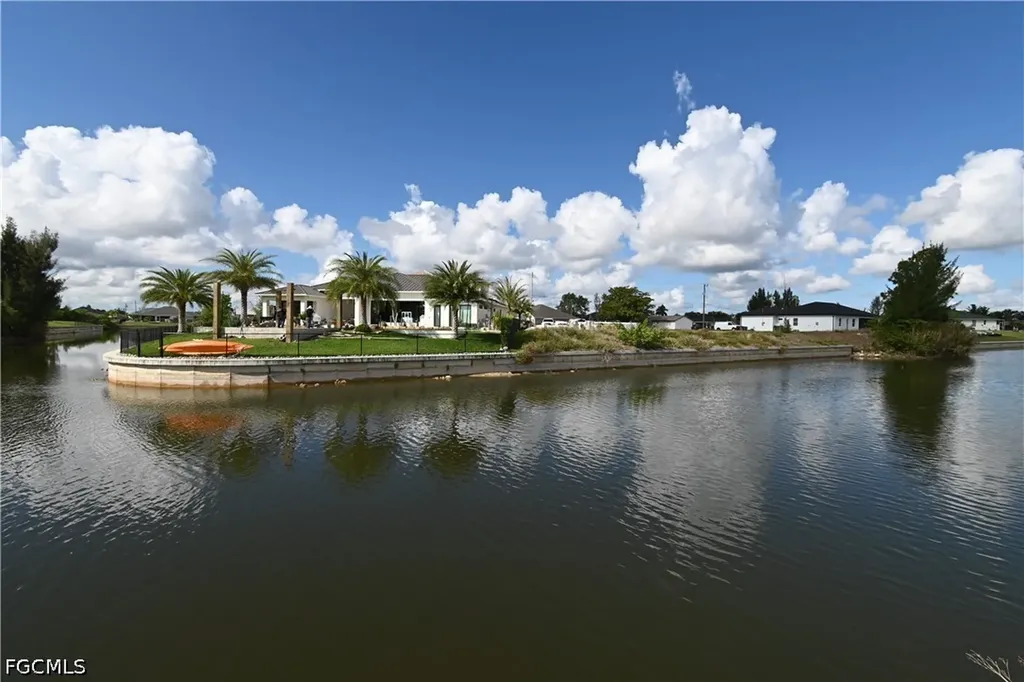 432 SW 22nd Street Cape Coral FL 33991