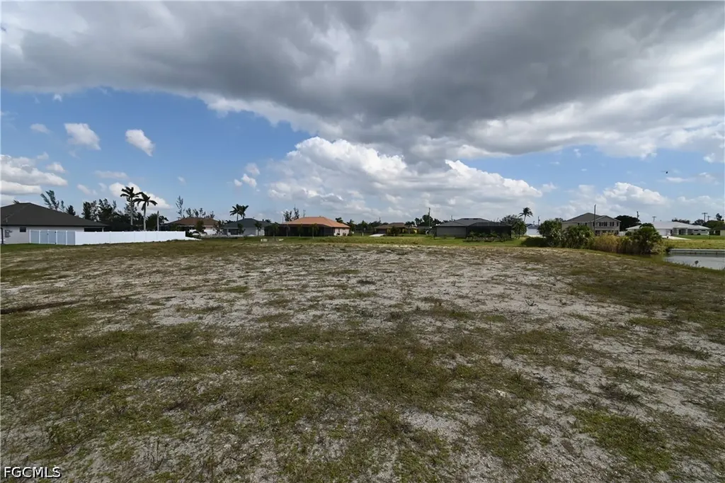 432 SW 22nd Street Cape Coral FL 33991