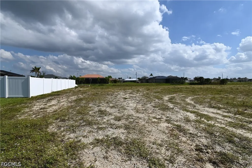 432 SW 22nd Street Cape Coral FL 33991