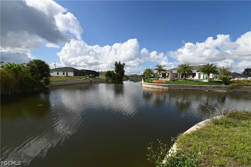 432 SW 22nd Street Cape Coral FL 33991