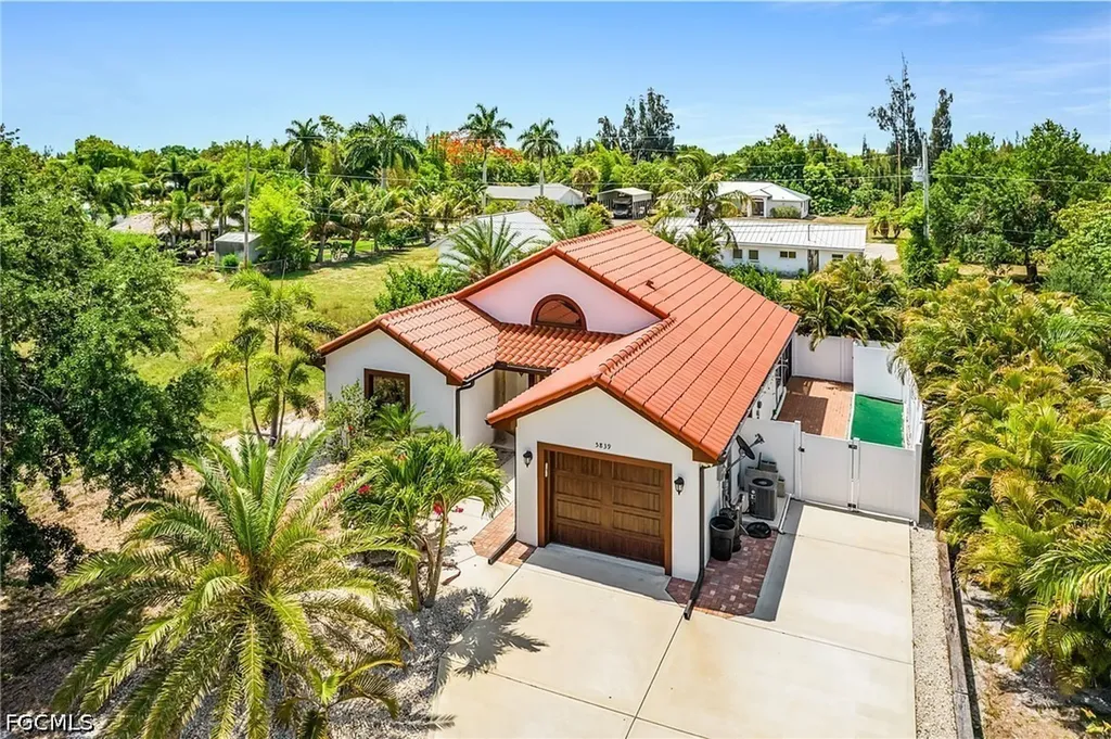 Bokeelia FL, 5839 Bonita Road