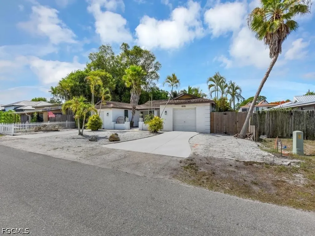 9012 Carolina Street Bonita Springs FL 34135