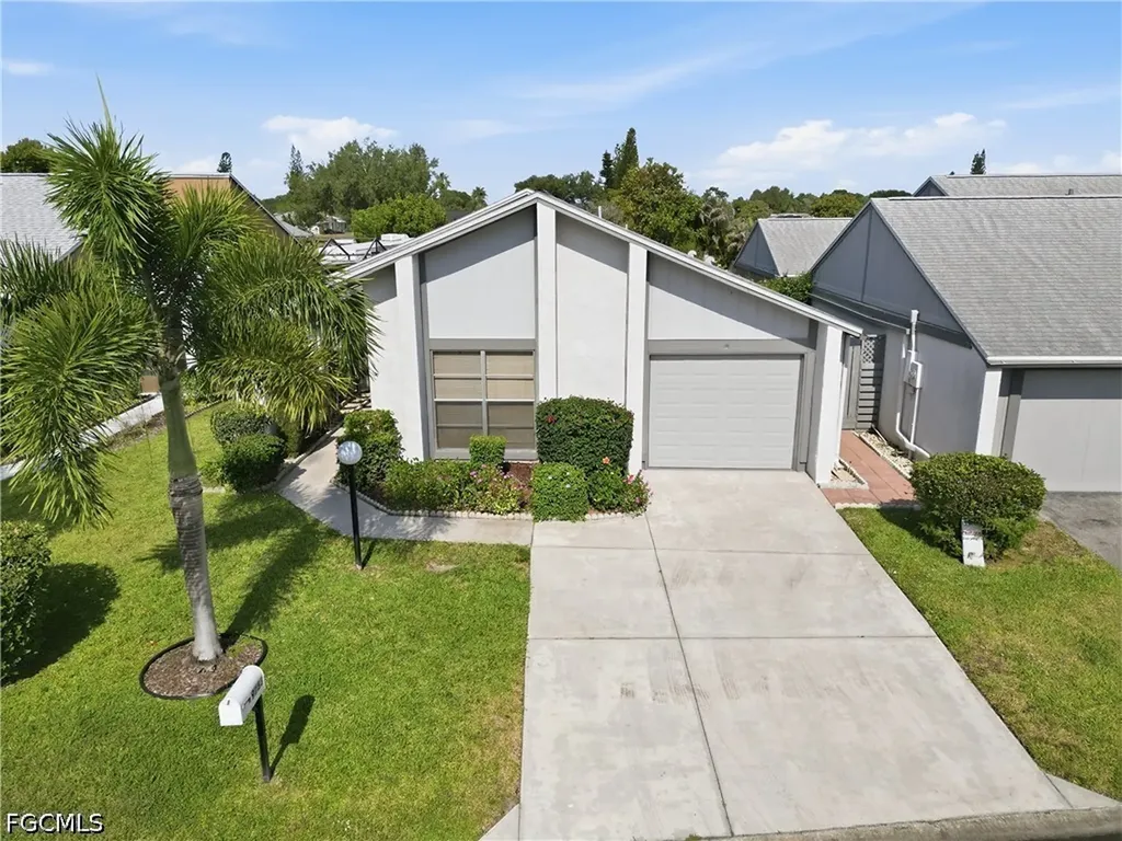 9753 Maplecrest Circle Lehigh Acres FL 33936