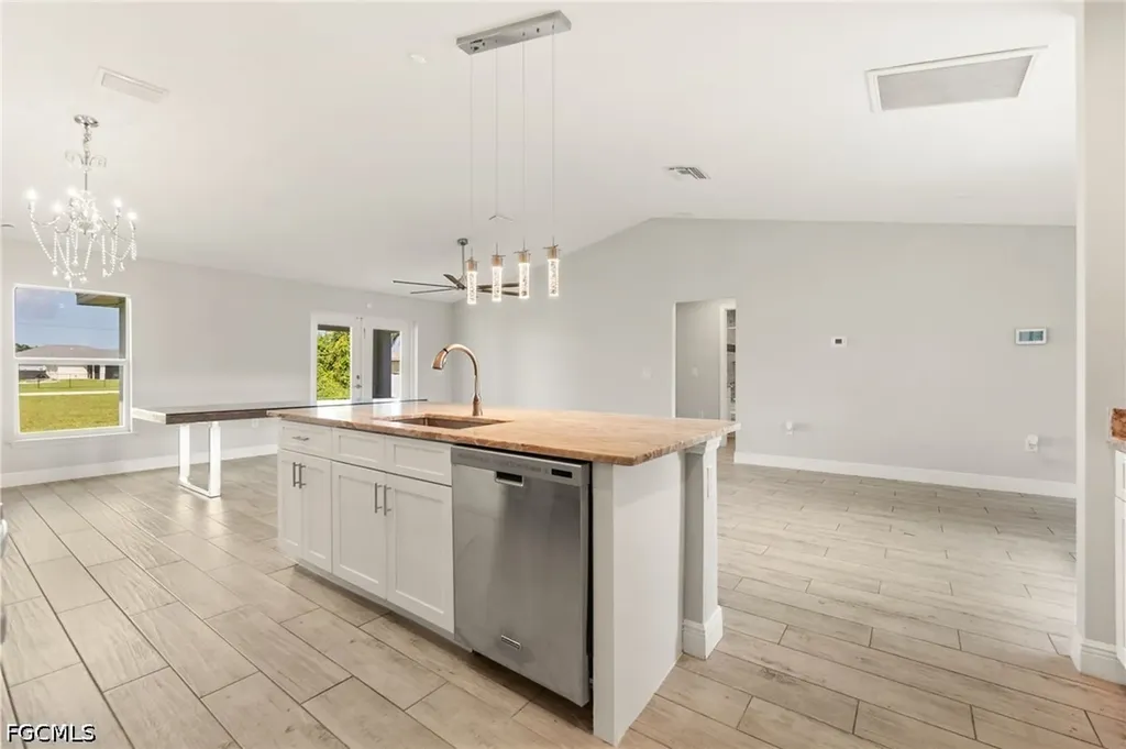 2422 NW 21st Avenue Cape Coral FL 33993
