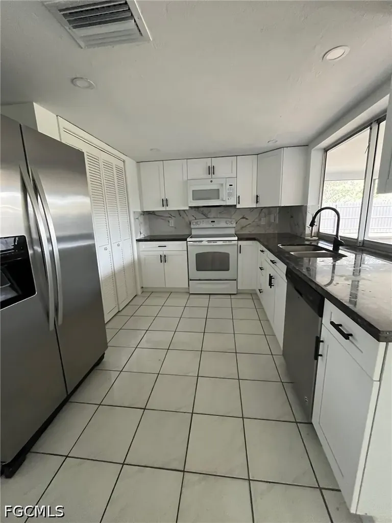 1402 SE 34 Street Cape Coral FL 33904