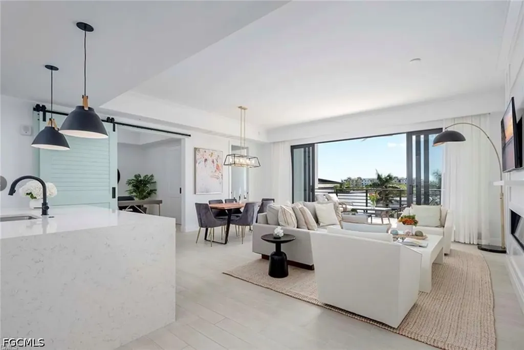 1111 Central Avenue Naples FL 34102