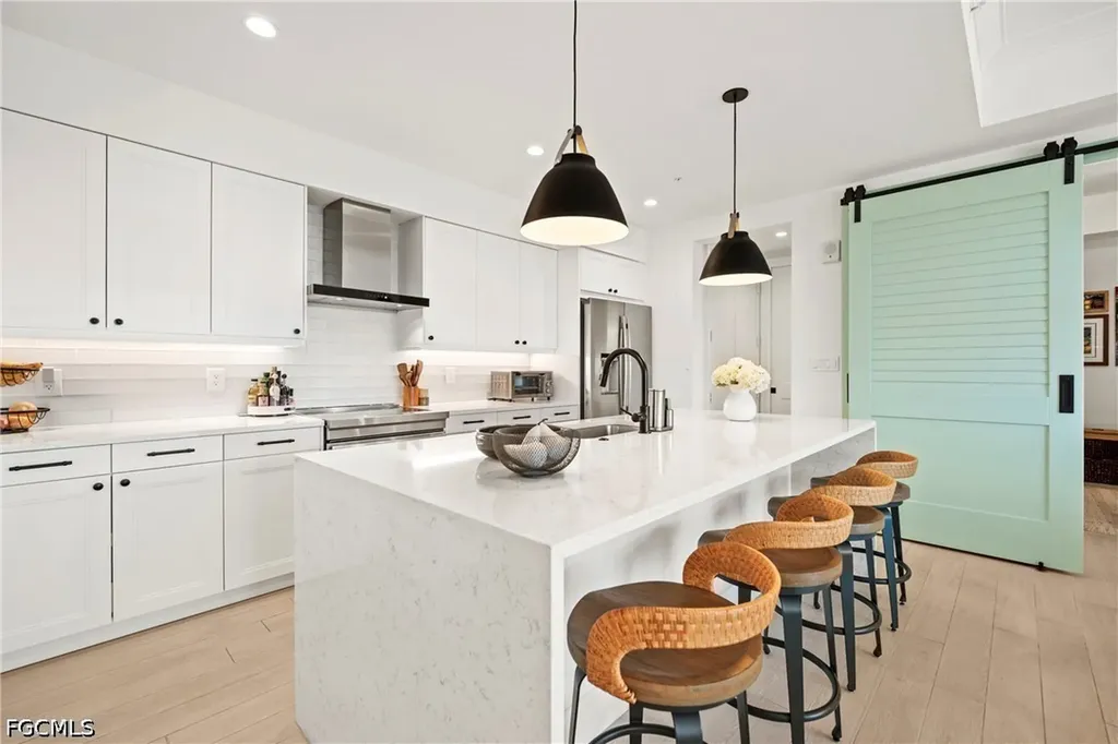 1111 Central Avenue Naples FL 34102
