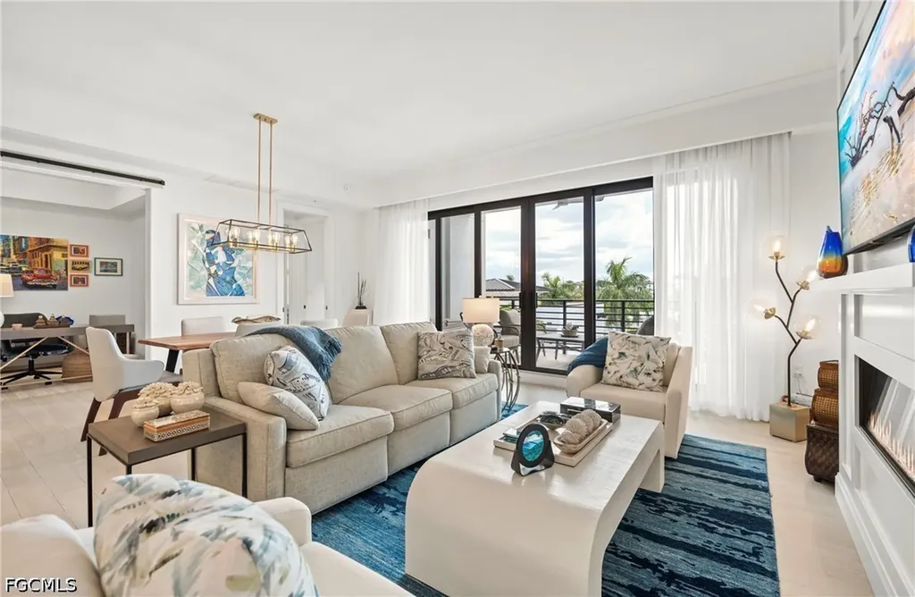 1111 Central Avenue Naples FL 34102