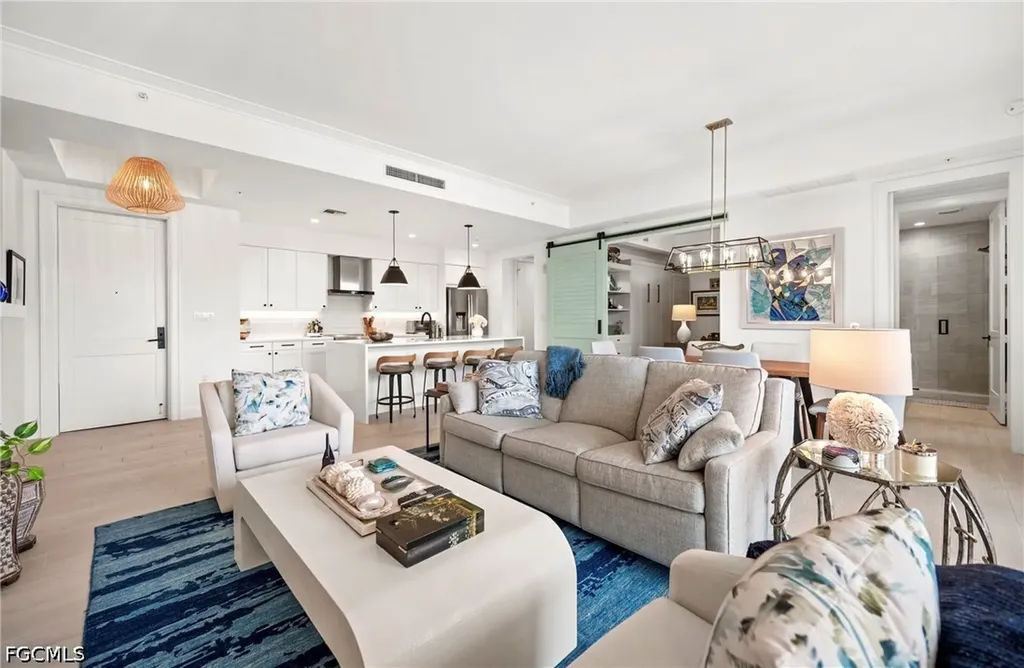 1111 Central Avenue Naples FL 34102