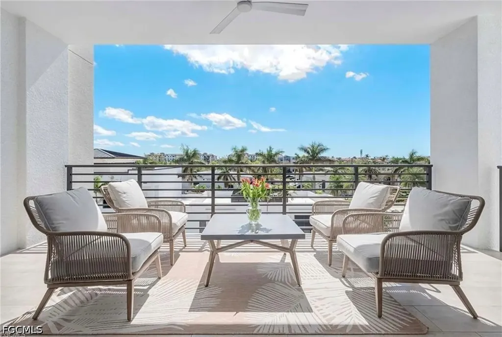 1111 Central Avenue Naples FL 34102