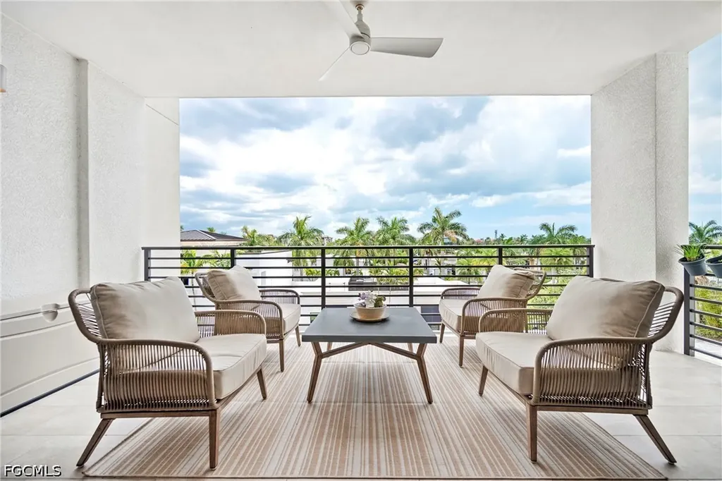 1111 Central Avenue Naples FL 34102