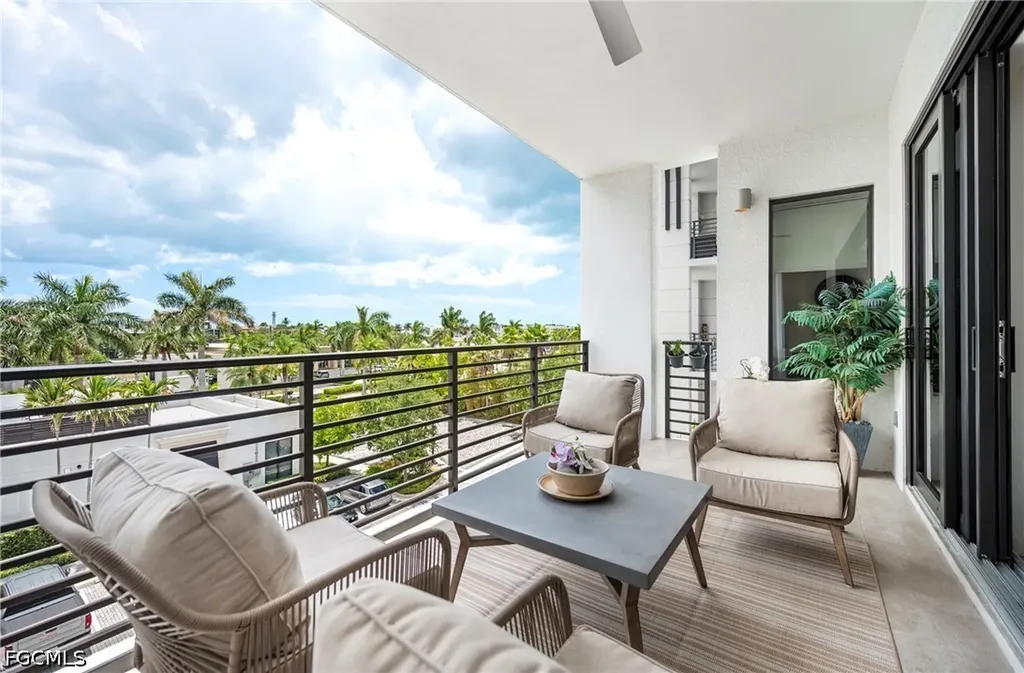 1111 Central Avenue Naples FL 34102