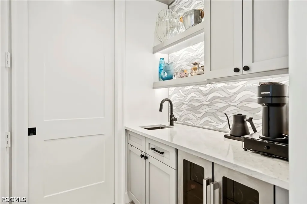 1111 Central Avenue Naples FL 34102