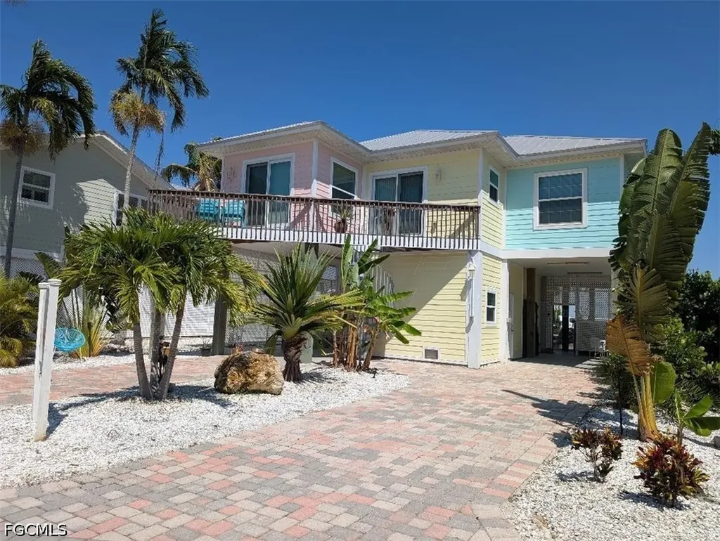 2579 Third Street Matlacha FL 33993