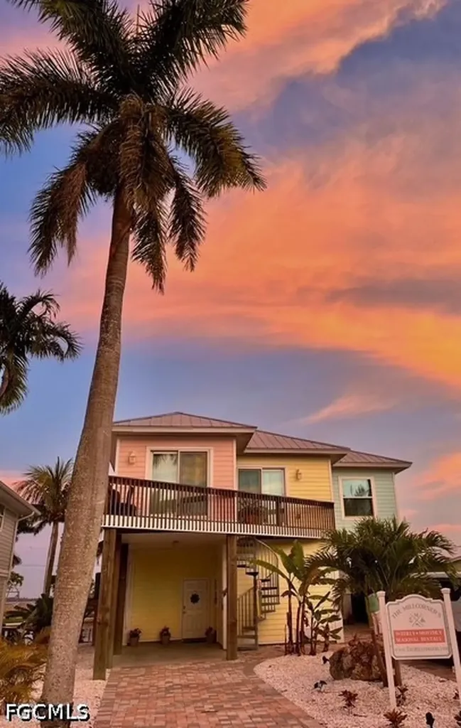 2579 Third Street Matlacha FL 33993