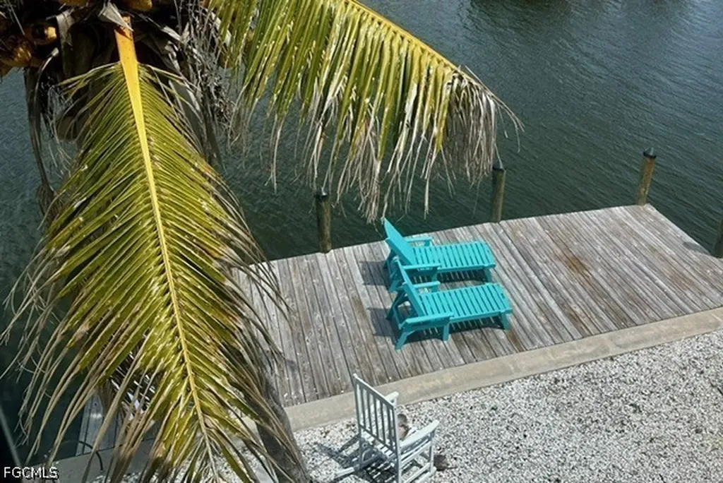 2579 Third Street Matlacha FL 33993