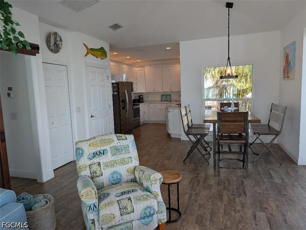 2579 Third Street Matlacha FL 33993