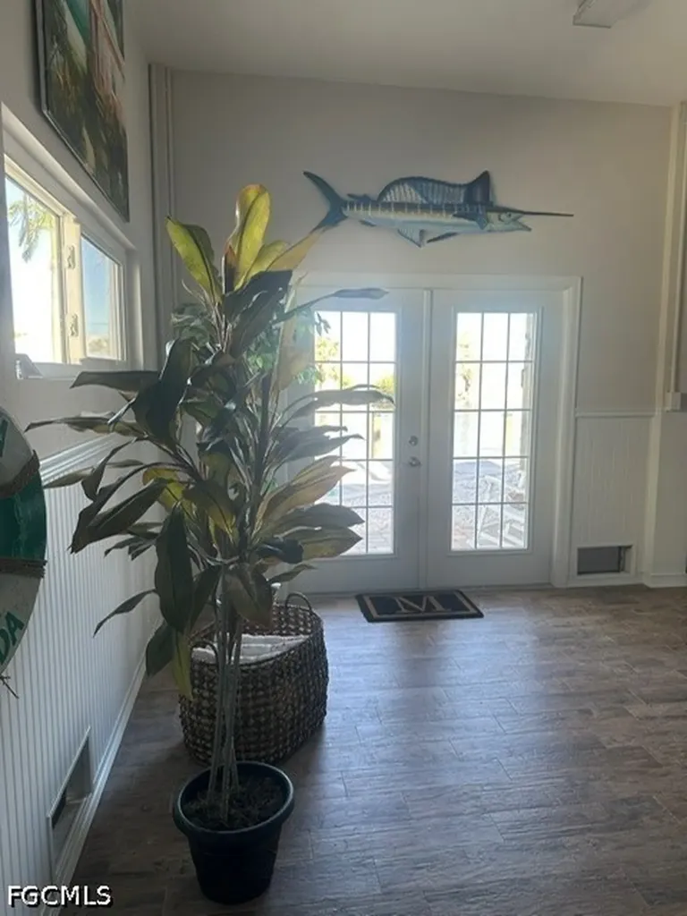 2579 Third Street Matlacha FL 33993