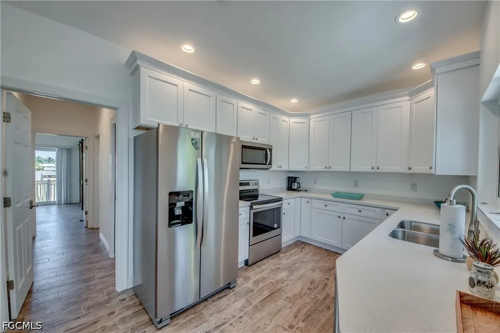 2579 Third Street Matlacha FL 33993