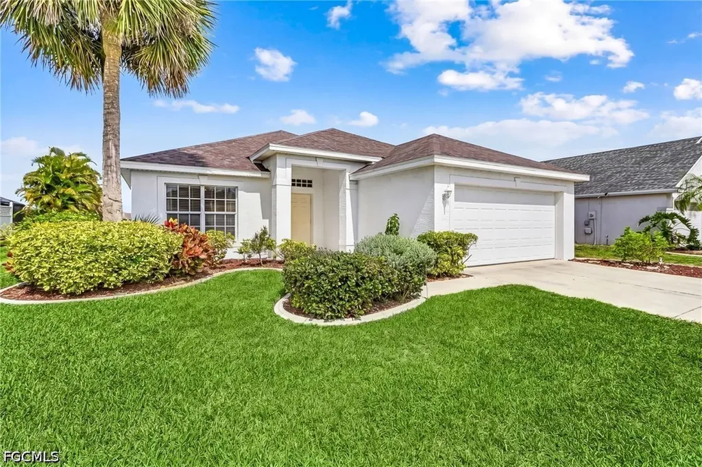 Fort Myers FL, 15638 Beachcomber Avenue