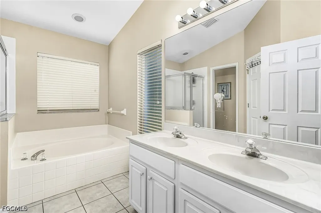 15638 Beachcomber Avenue Fort Myers FL 33908