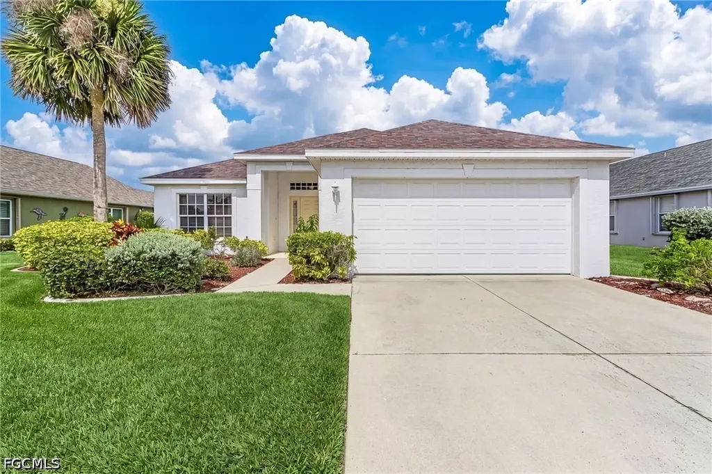 15638 Beachcomber Avenue Fort Myers FL 33908