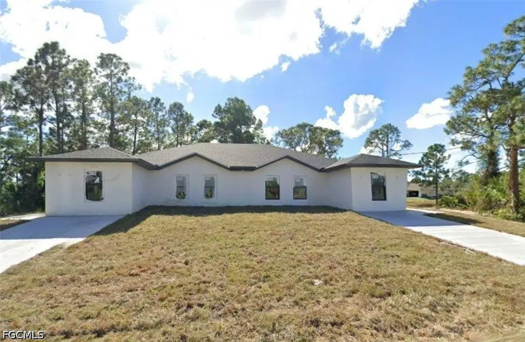1113/1115 W 12th Street Lehigh Acres FL 33972