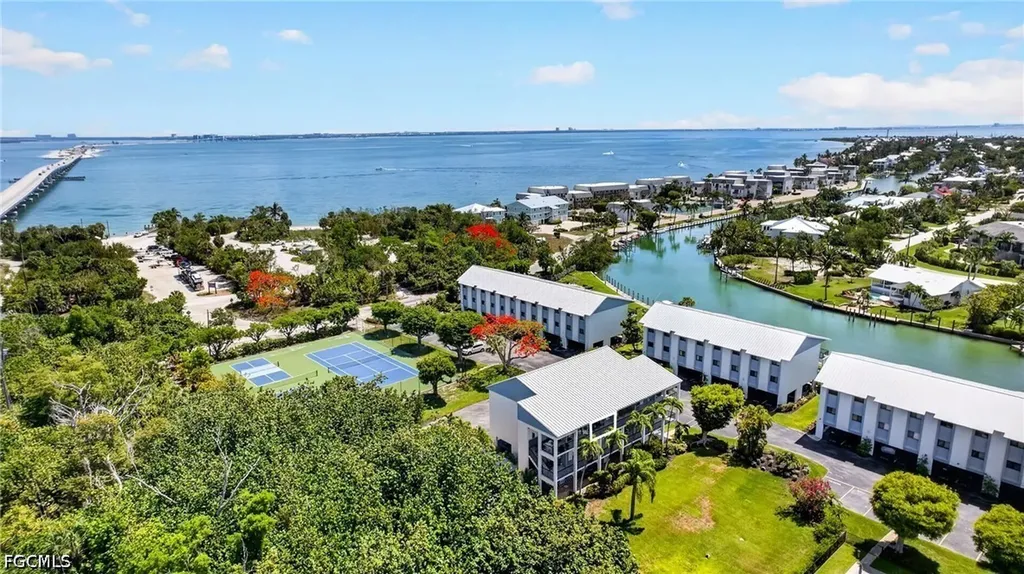 1250 Tennisplace Court Sanibel FL 33957