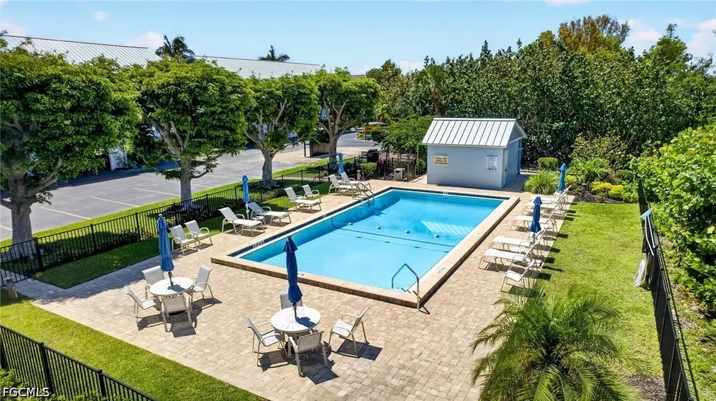 1250 Tennisplace Court Sanibel FL 33957
