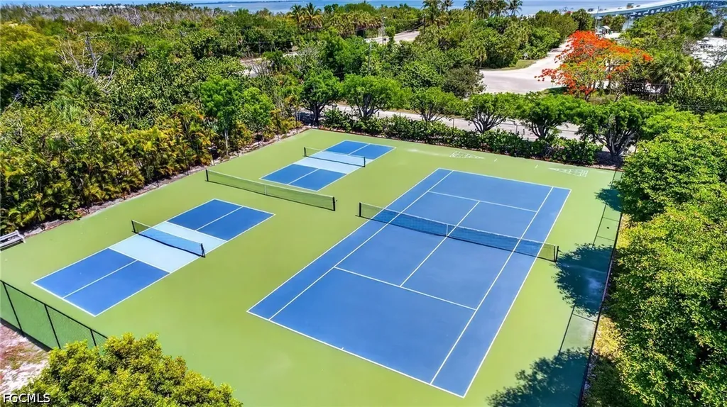 1250 Tennisplace Court Sanibel FL 33957