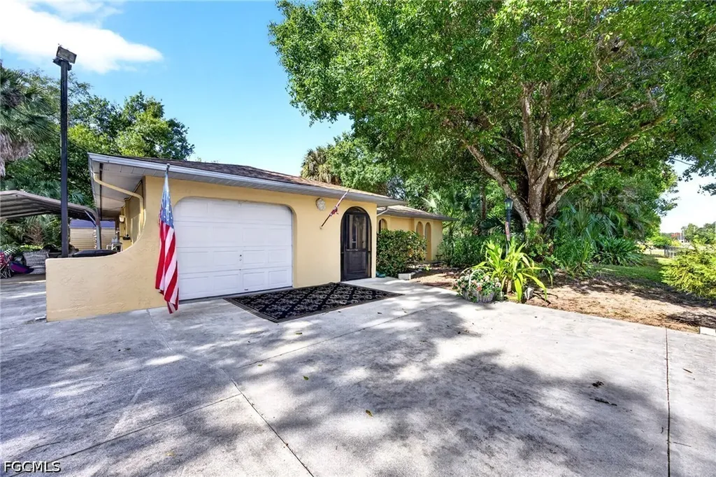 339 W Mariana Avenue North Fort Myers FL 33903