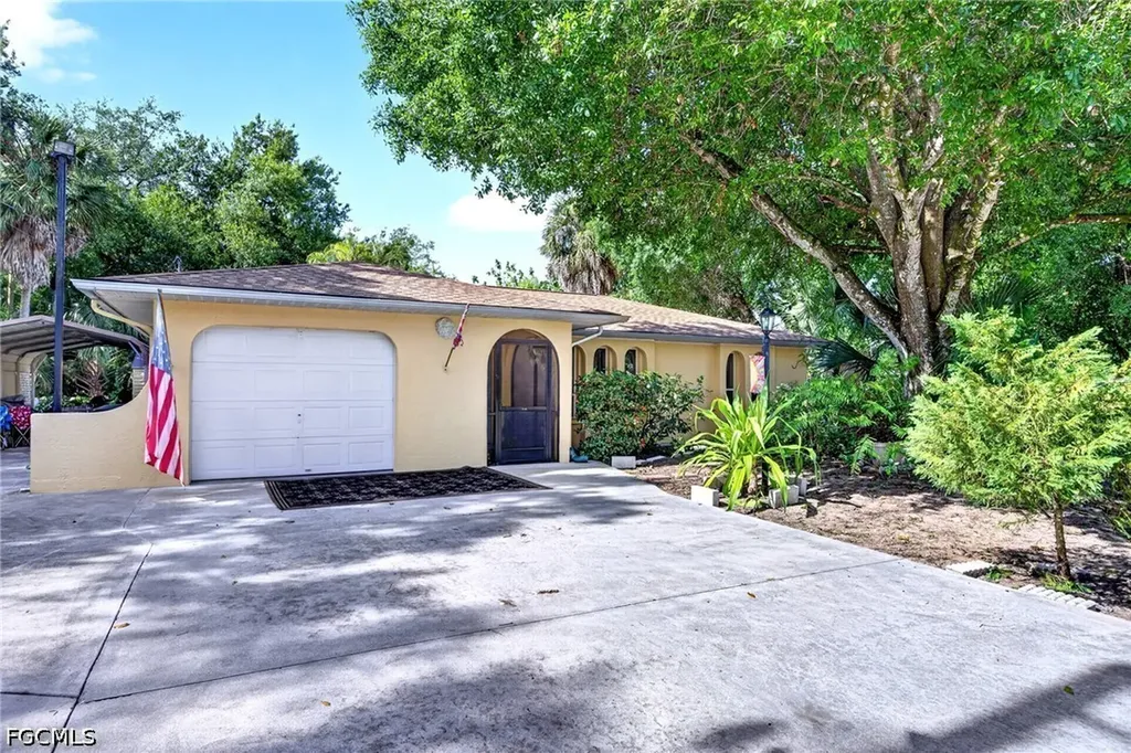 339 W Mariana Avenue North Fort Myers FL 33903