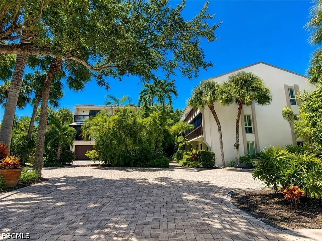 995 9th Avenue S Naples FL 34102