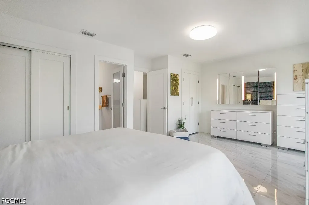 995 9th Avenue S Naples FL 34102