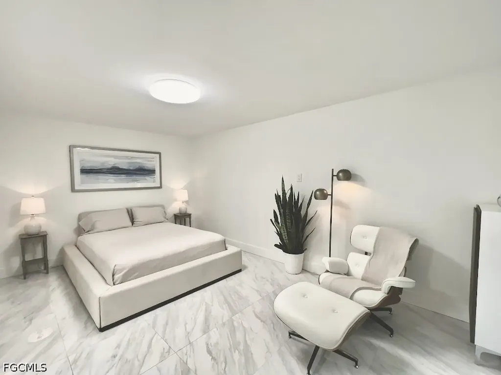 995 9th Avenue S Naples FL 34102