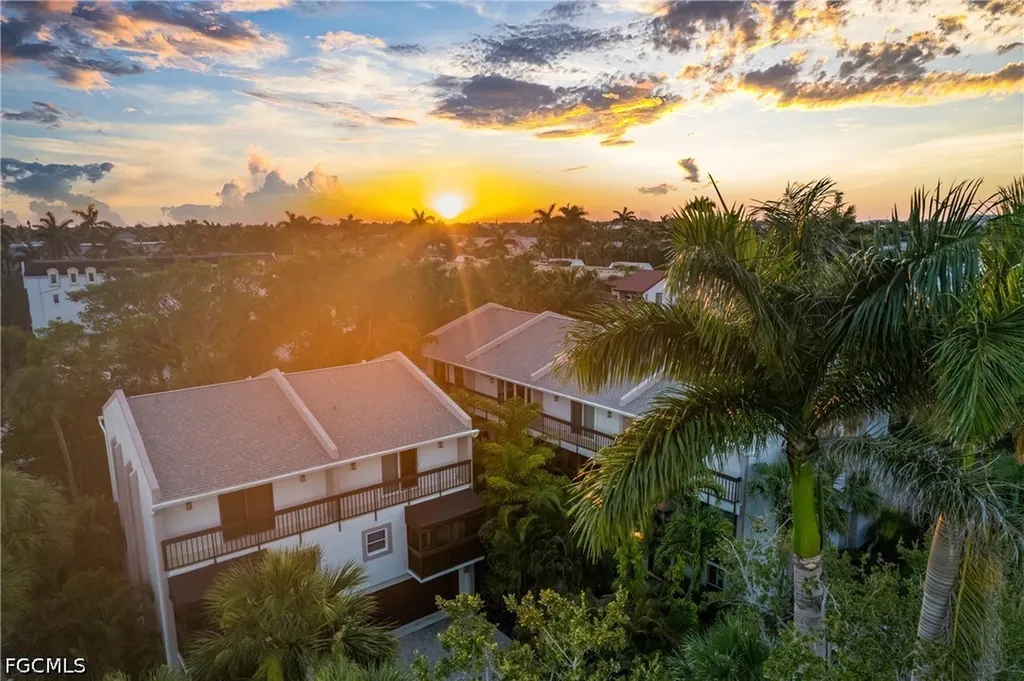 995 9th Avenue S Naples FL 34102