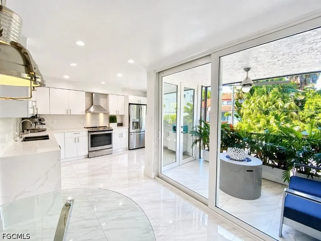 995 9th Avenue S Naples FL 34102