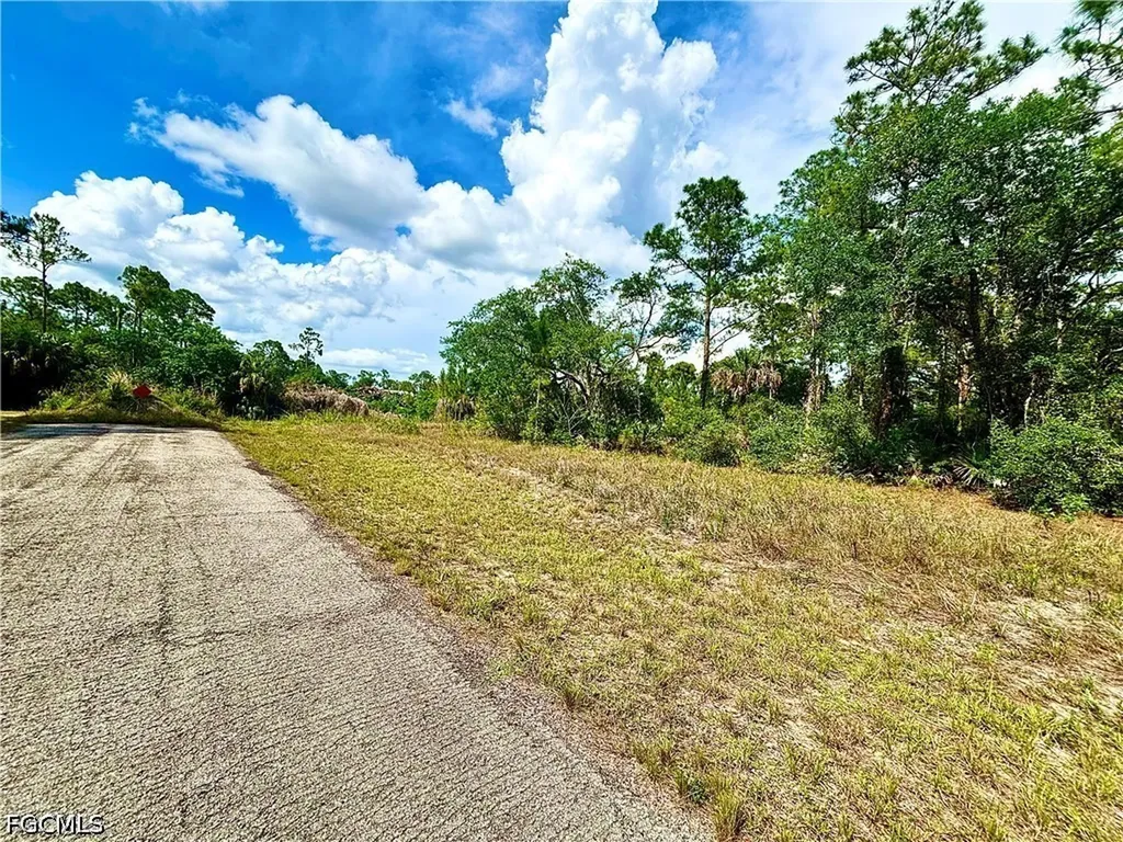 2120 Wells Avenue Alva FL 33920