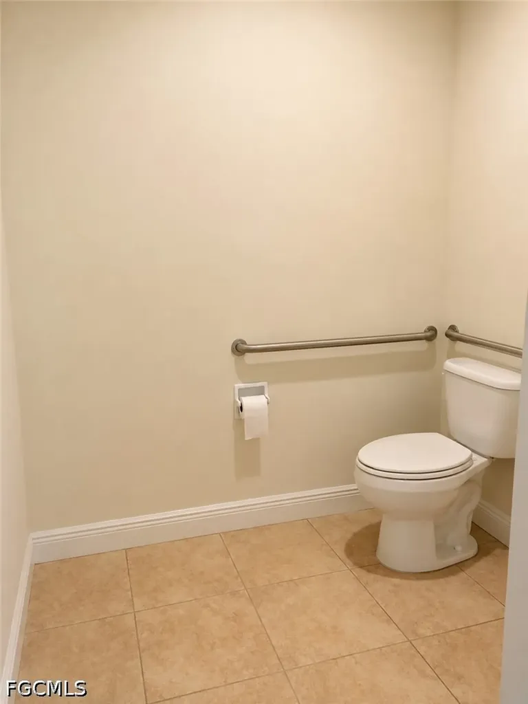 3940 Radio Road Naples FL 34104