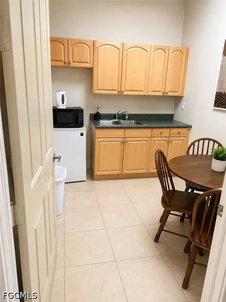 3940 Radio Road Naples FL 34104