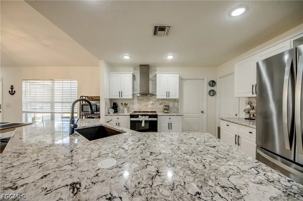 2920 NW 25th Lane Cape Coral FL 33993