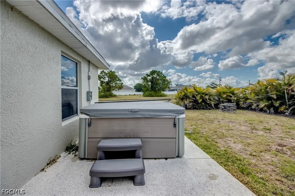 2920 NW 25th Lane Cape Coral FL 33993