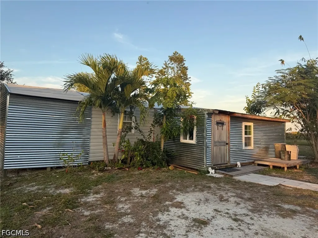 6724 5th Road Labelle FL 33935