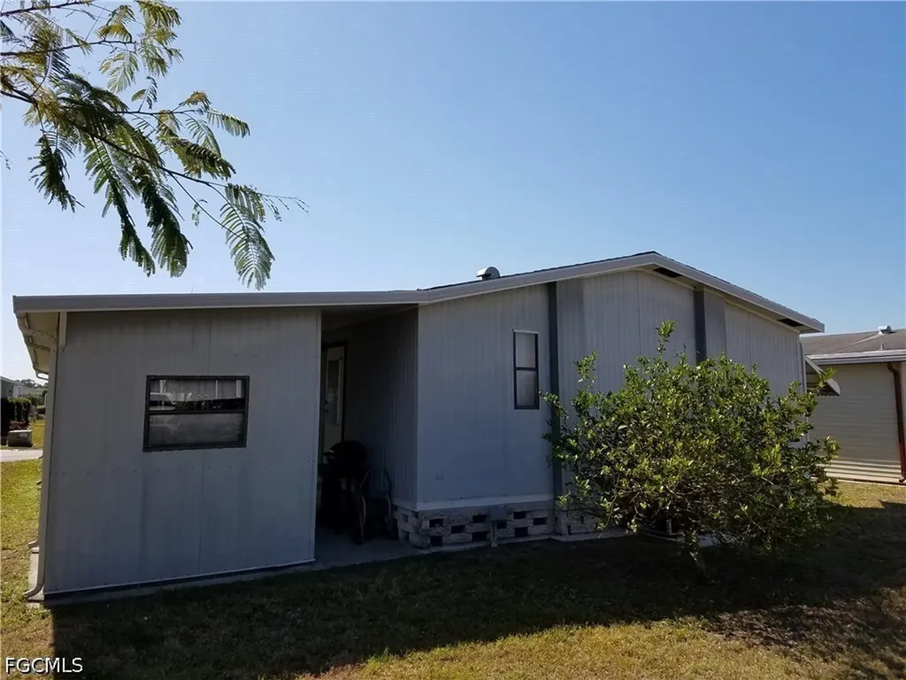 465 Dawn Drive North Fort Myers FL 33903