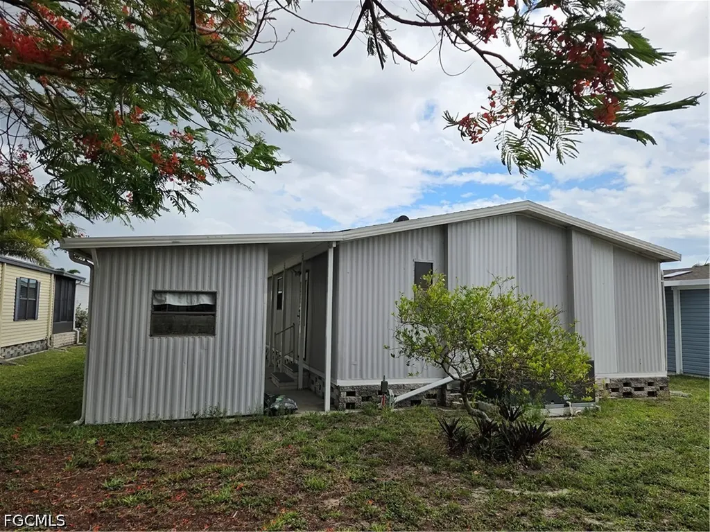 465 Dawn Drive North Fort Myers FL 33903