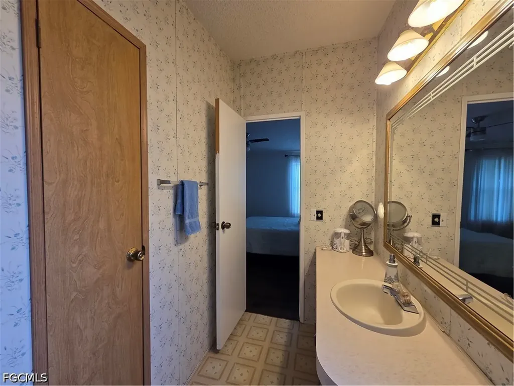 465 Dawn Drive North Fort Myers FL 33903