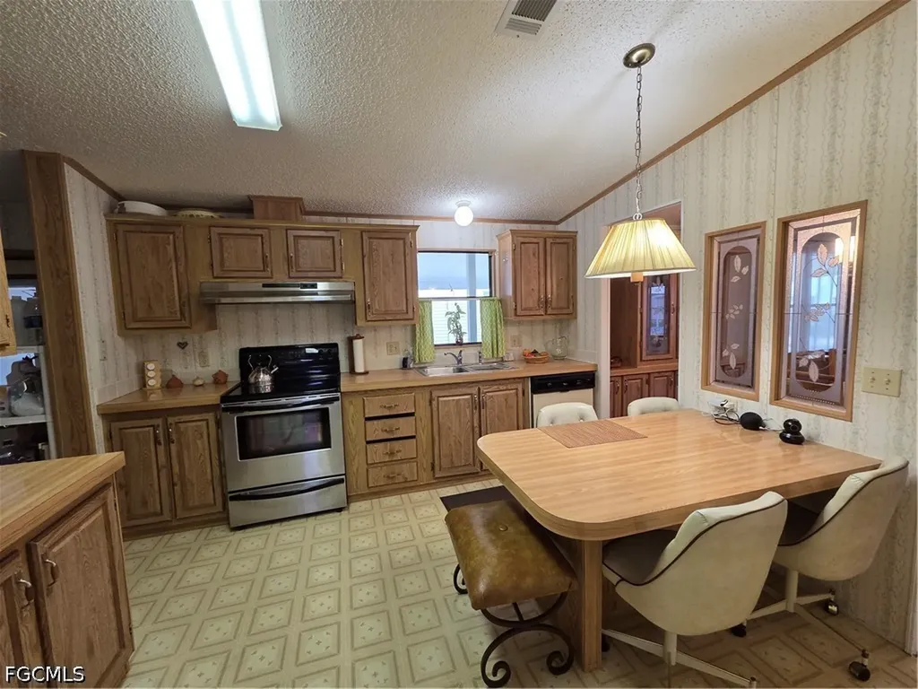 465 Dawn Drive North Fort Myers FL 33903
