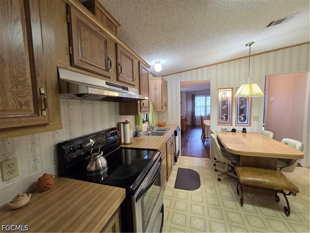 465 Dawn Drive North Fort Myers FL 33903