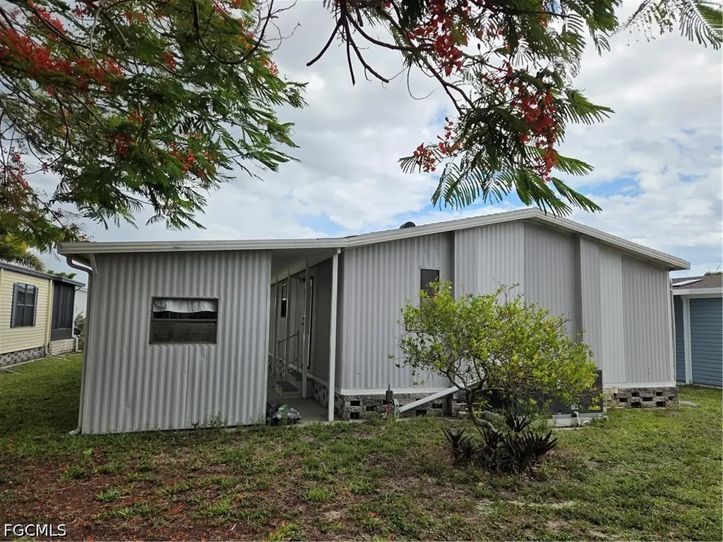 465 Dawn Drive North Fort Myers FL 33903