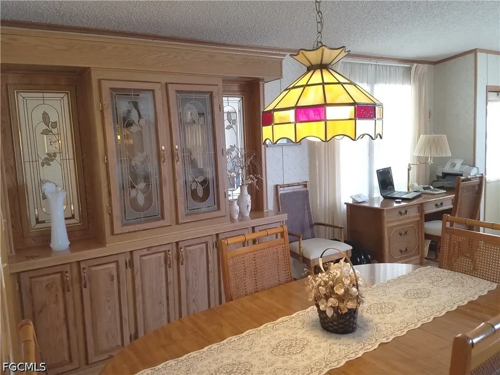 465 Dawn Drive North Fort Myers FL 33903